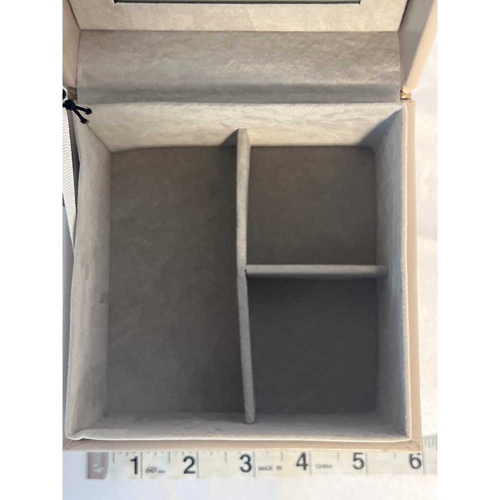 Rachel Zoe Beige Faux Leather Bow Jewelry Organizer Box With Mirror‎ - Picture 4 of 7